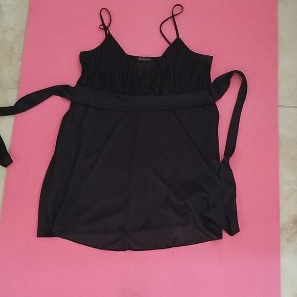 Twenty One Top  - Picture 4 of 6